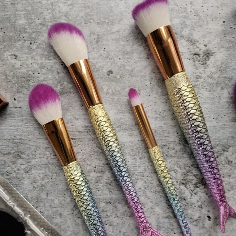 MERMAID pastel rainbow makeup brushes 6 piece set - Picture 2 of 7